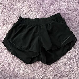 Lululemon: Black Hotty Hot - Size 4